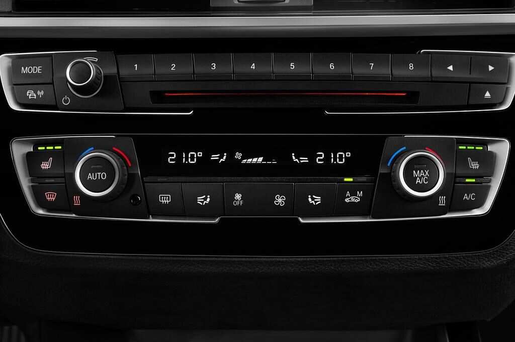 BMW 2 Series (Baujahr 2018) Sport Line 2 Türen Temperatur und Klimaanlage