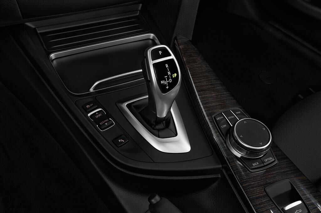 BMW 4 Series (Baujahr 2018) Sport 2 Türen Schalthebel