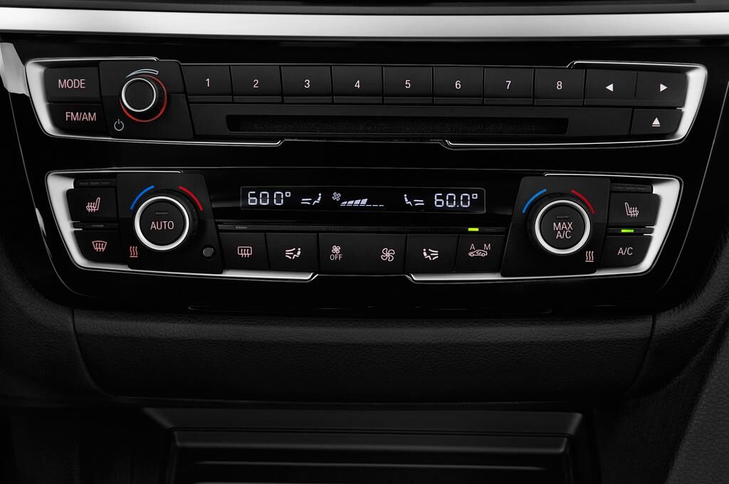 BMW 4 Series (Baujahr 2018) Sport 2 Türen Temperatur und Klimaanlage
