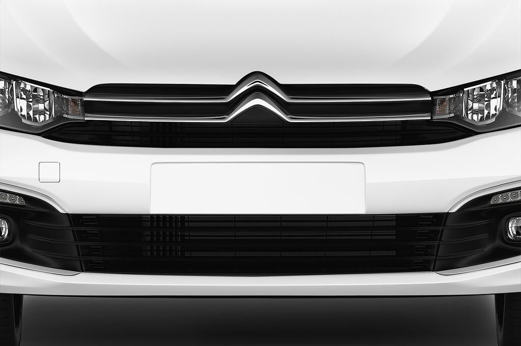 Citroen C-Elysee (Baujahr 2018) Selection 4 Türen Kühlergrill und Scheinwerfer