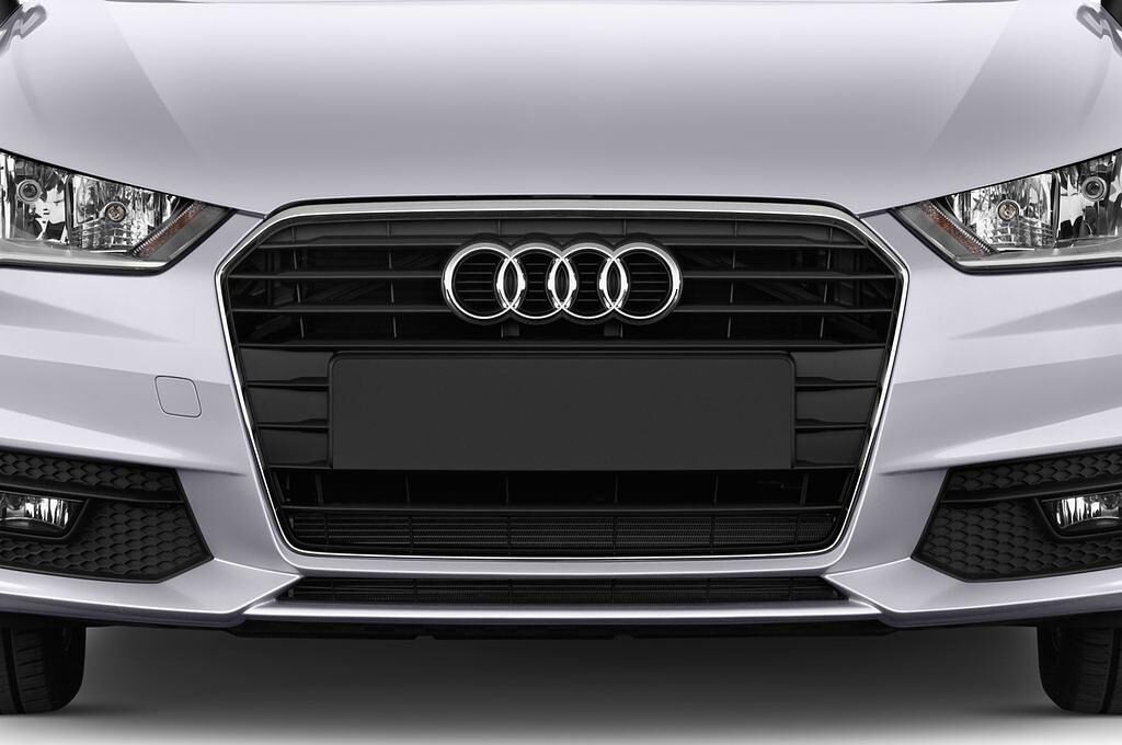 Audi A1 Sportback (Baujahr 2016) - 5 Türen Kühlergrill und Scheinwerfer