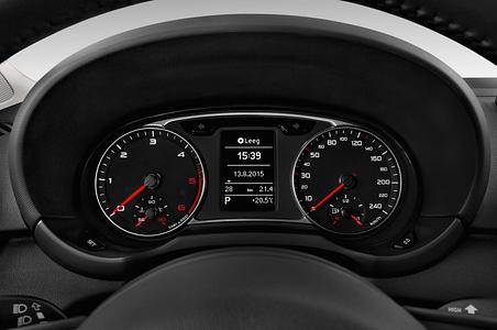 Audi A1 Sportback (Baujahr 2016) - 5 Türen Tacho und Fahrerinstrumente