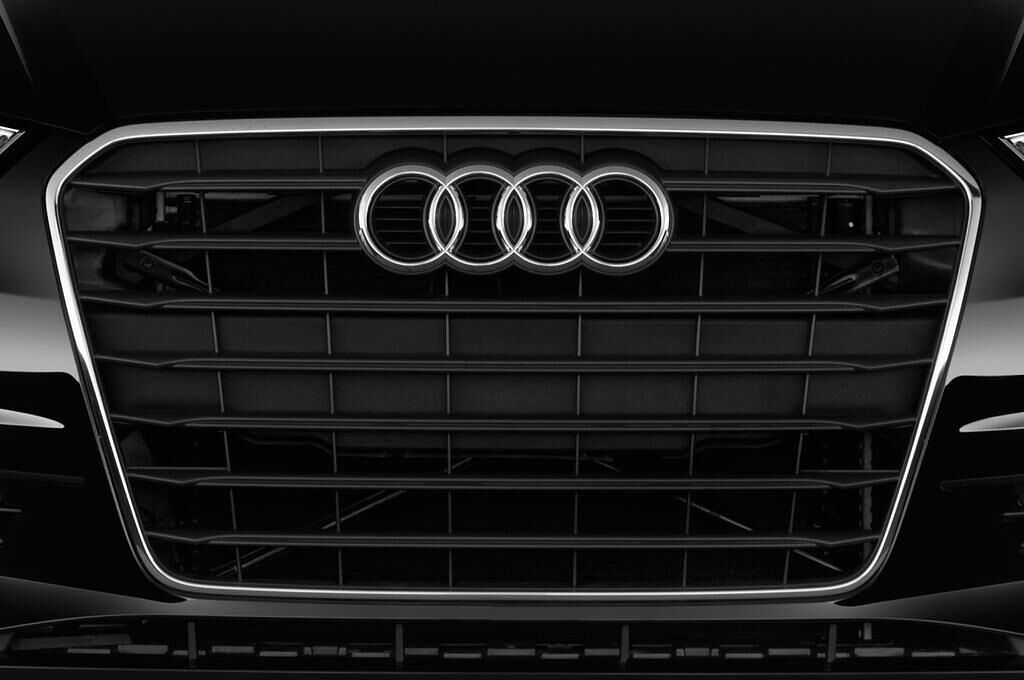 Audi A3 (Baujahr 2015) 1.8 Tfsi S Tronic Attraction 2 Türen Kühlergrill und Scheinwerfer