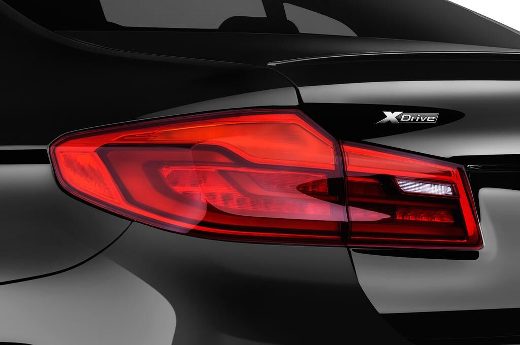 BMW 5 Series (Baujahr 2018) - 4 Türen Rücklicht