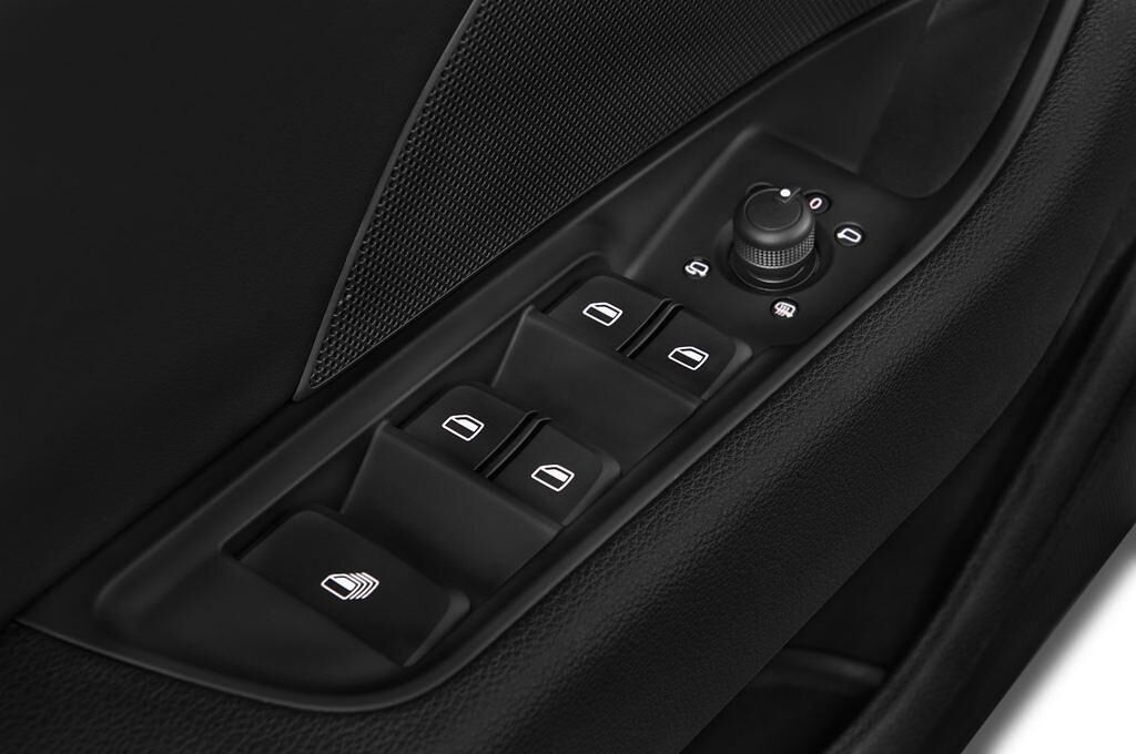 Audi A3 (Baujahr 2015) Ambition 2 Türen Bedienungselemente Tür