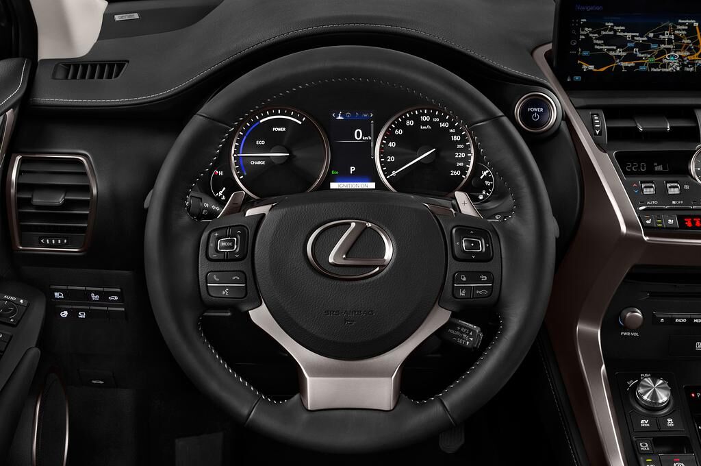 Lexus NX (Baujahr 2018) Executive Line 5 Türen Lenkrad