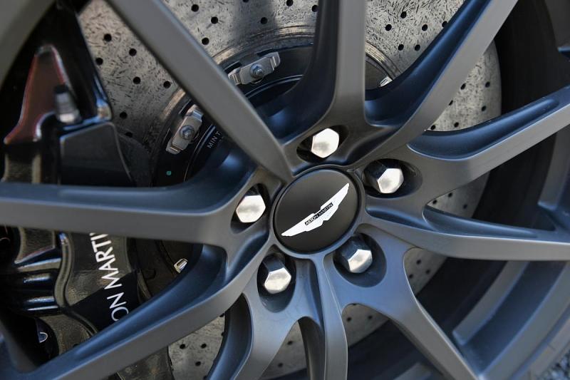 Aston Martin V12 Vantage S