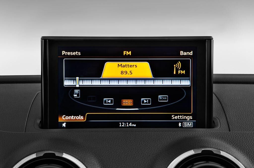 Audi A3 (Baujahr 2015) 1.8 Tfsi S Tronic Attraction 2 Türen Radio und Infotainmentsystem