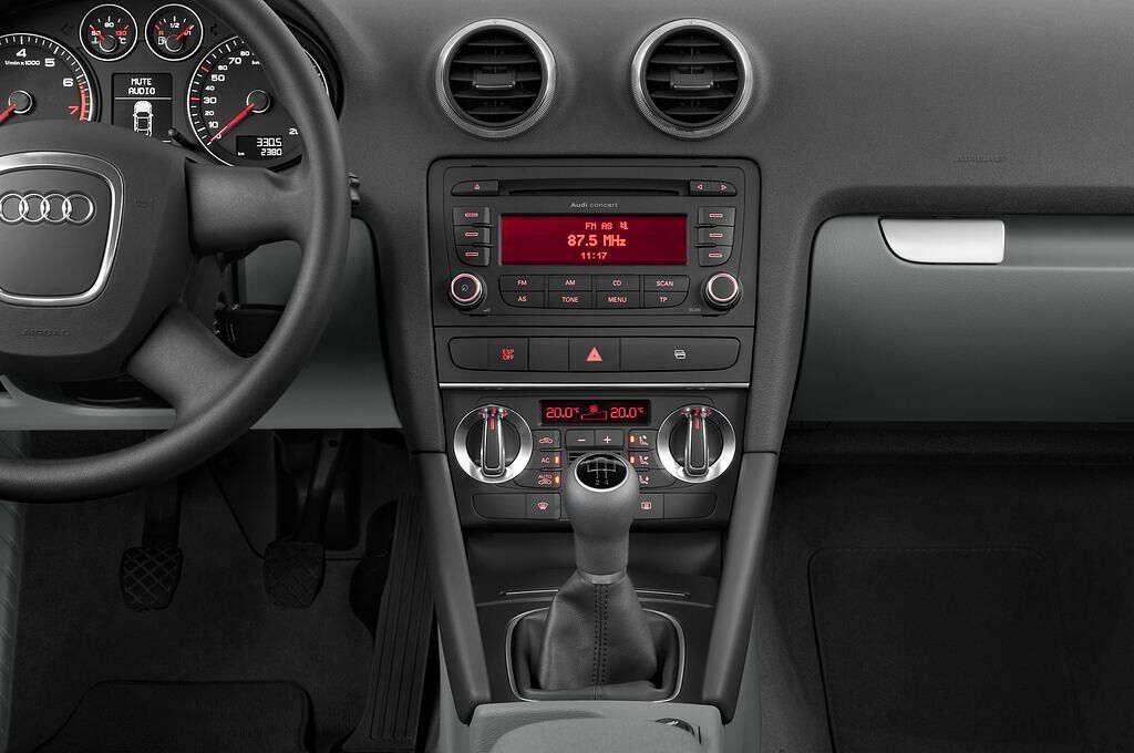 Audi A3 (Baujahr 2011) - 3 Türen Mittelkonsole