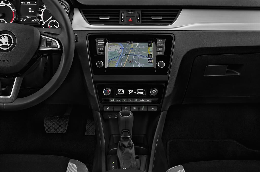 Skoda Rapid Spaceback (Baujahr 2018) Ambition 5 Türen Mittelkonsole