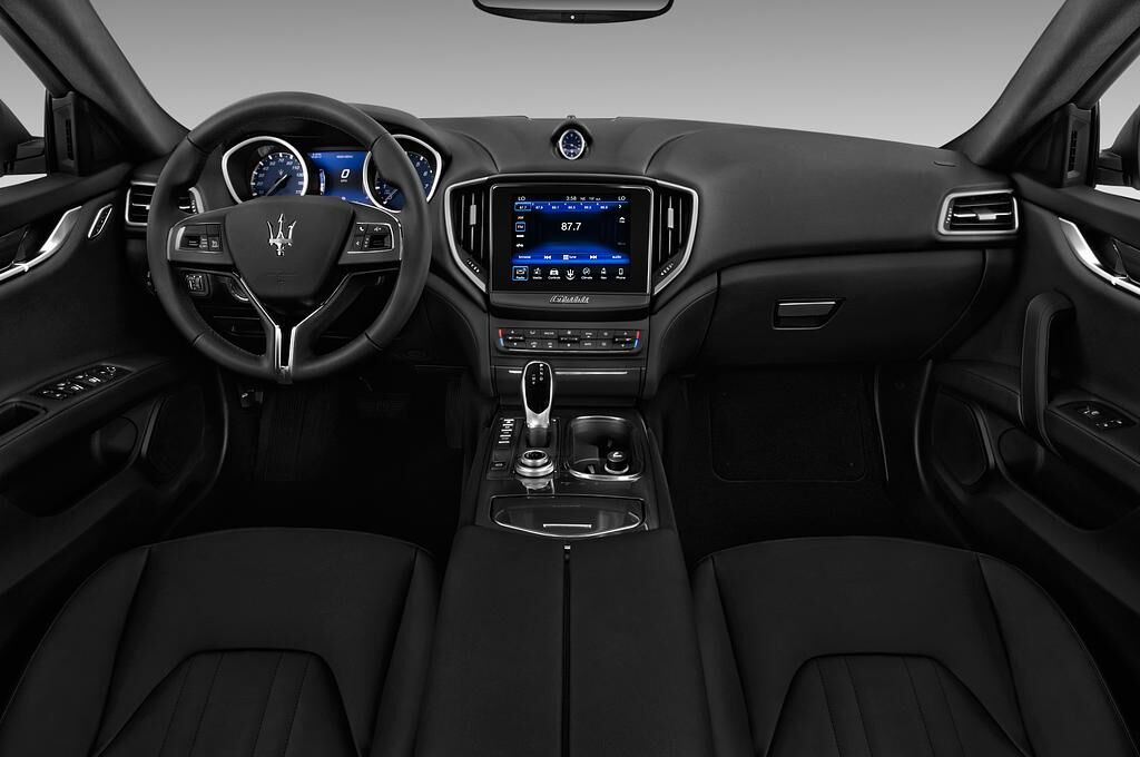 Maserati Ghibli (Baujahr 2018) - 4 Türen Cockpit und Innenraum
