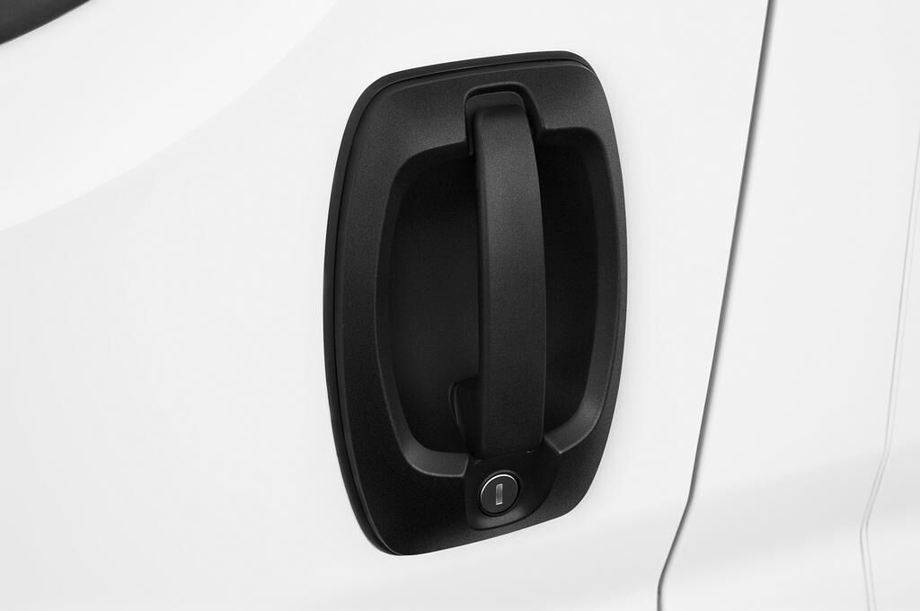 Citroen Jumper Combi (Baujahr 2018) Shine 4 Türen Türgriff