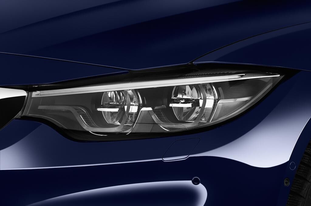 BMW M4 (Baujahr 2018) - 2 Türen Scheinwerfer