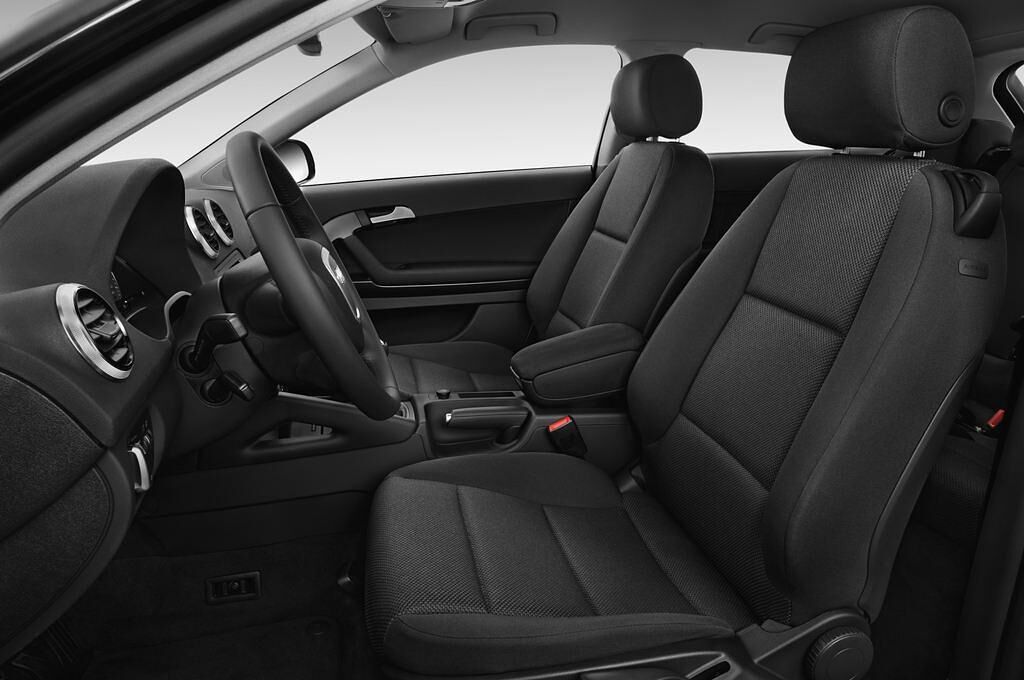 Audi A3 (Baujahr 2013) Ambition 3 Türen Vordersitze