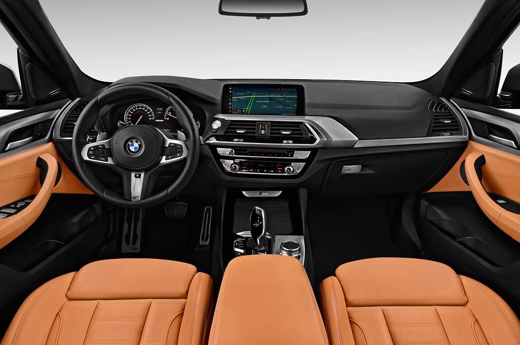 BMW X3 (Baujahr 2018) - 5 Türen Cockpit und Innenraum