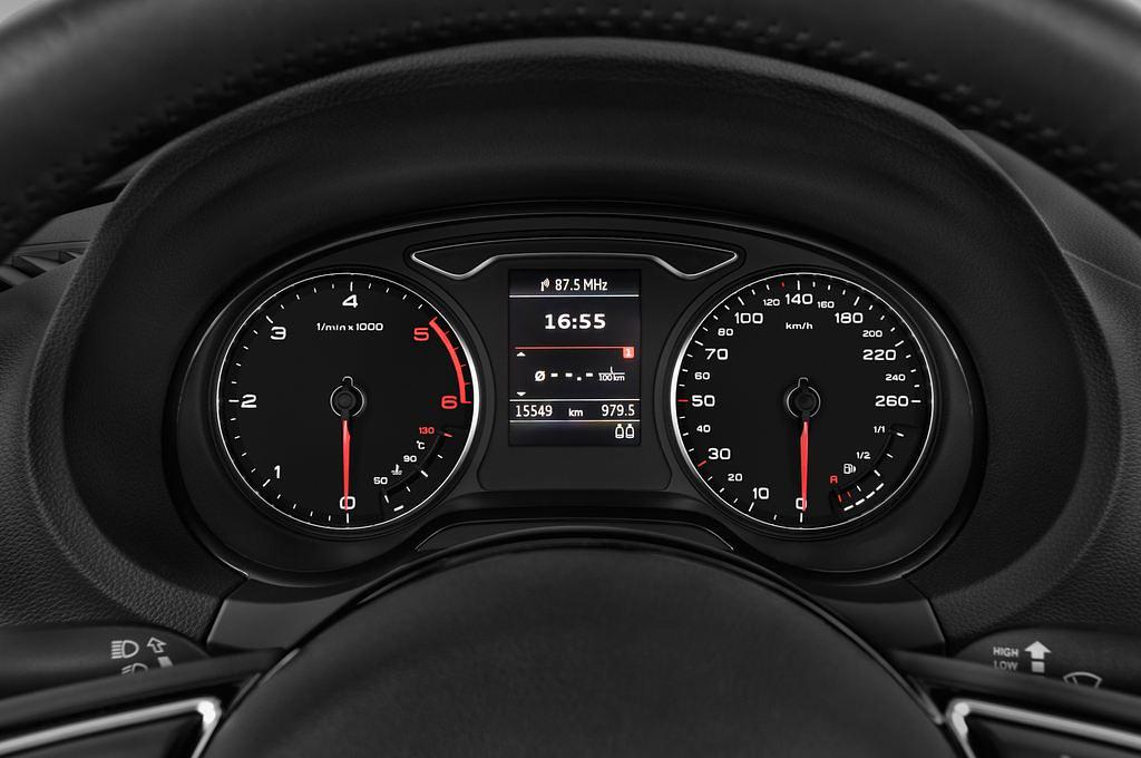 Audi A3 (Baujahr 2015) Ambition 2 Türen Tacho und Fahrerinstrumente