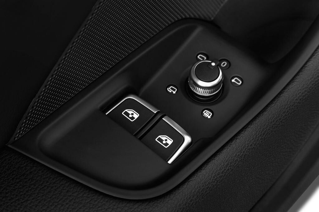 Audi A3 (Baujahr 2017) Sport 3 Türen Bedienungselemente Tür