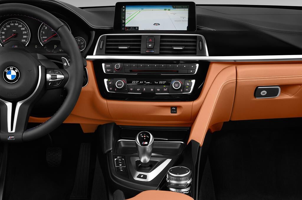 BMW M4 (Baujahr 2018) - 2 Türen Mittelkonsole