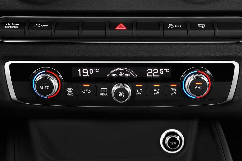 Audi A3 (Baujahr 2017) Sport 3 Türen Temperatur und Klimaanlage