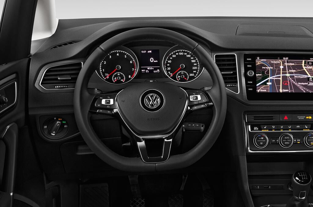 Volkswagen Golf Sportsvan (Baujahr 2018) Comfortline 5 Türen Lenkrad