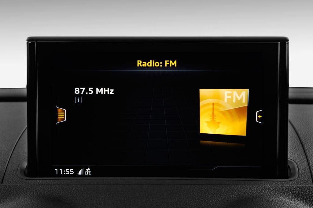 Audi A3 (Baujahr 2017) Sport 3 Türen Radio und Infotainmentsystem