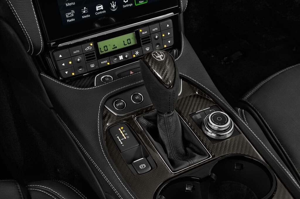 Maserati GranTurismo (Baujahr 2018) Sport 2 Türen Schalthebel