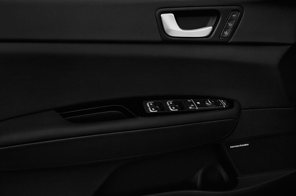 KIA Optima Sportwagon PHEV (Baujahr 2018) Spirit 5 Türen Bedienungselemente Tür