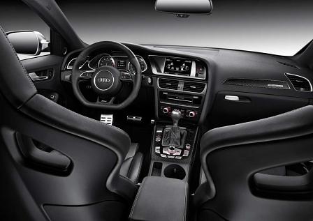 Gut verarbeitet und edel sieht es im Interieur aus.