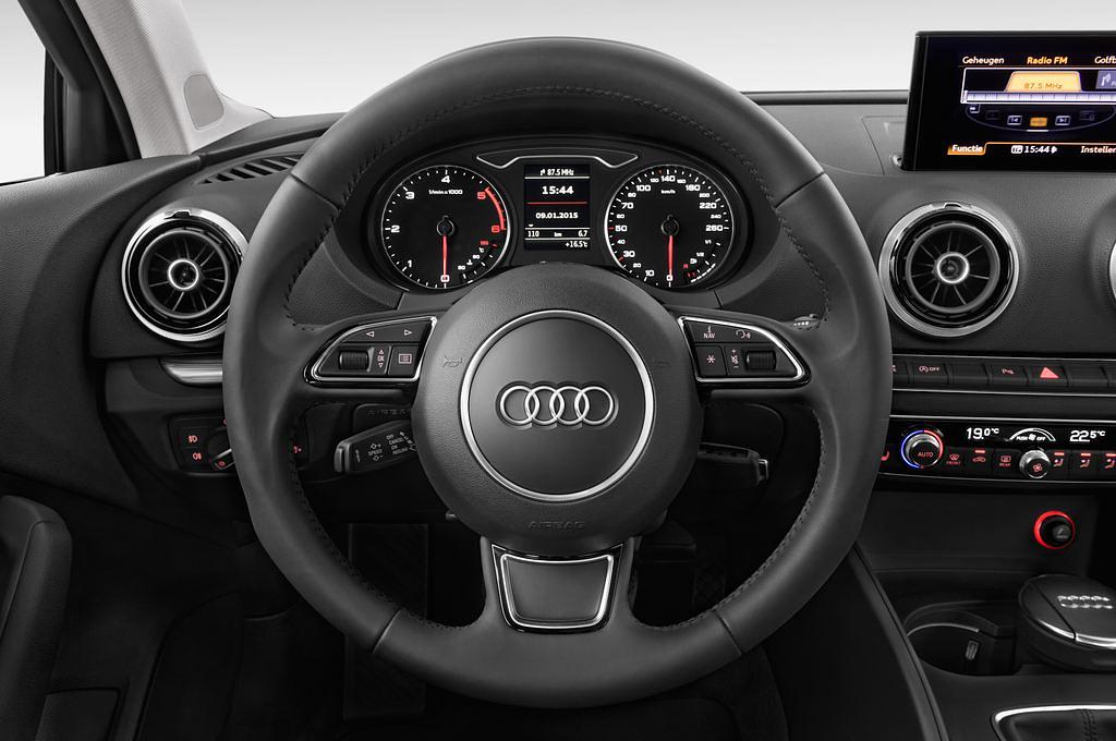 Audi A3 (Baujahr 2016) Ambition 4 Türen Lenkrad