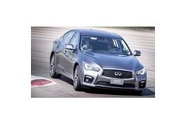 Sebastian Vettel stellt neuen Infiniti Q50 in Abu Dhabi vor