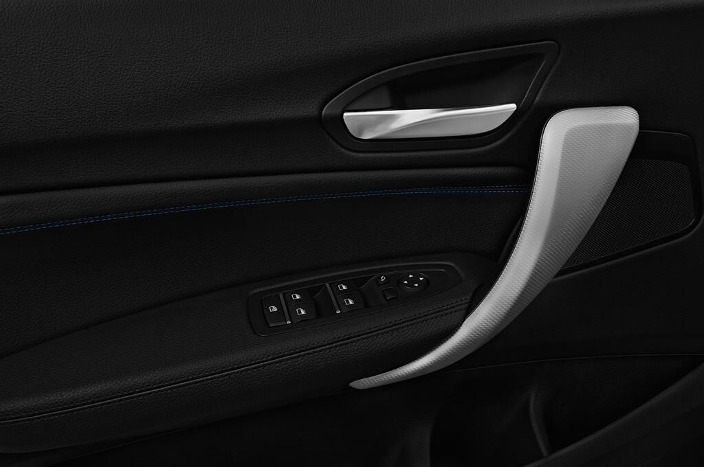 BMW 1 Series (Baujahr 2018) - 5 Türen Bedienungselemente Tür