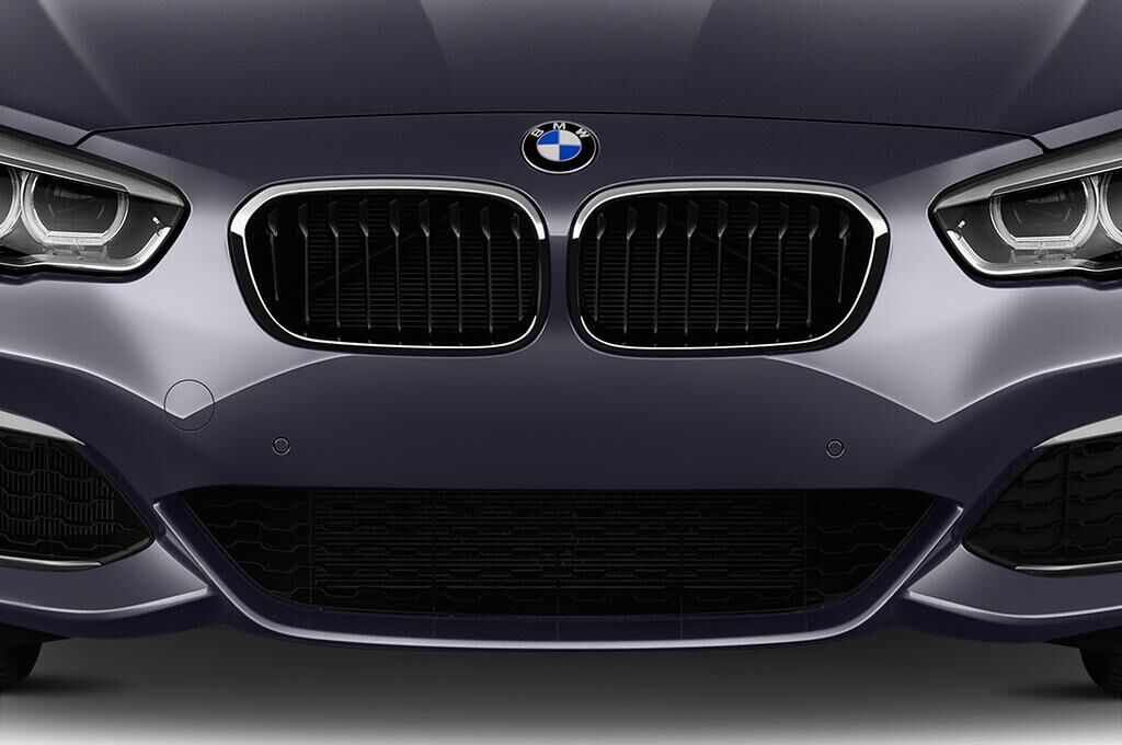 BMW 1 Series (Baujahr 2018) - 5 Türen Kühlergrill und Scheinwerfer