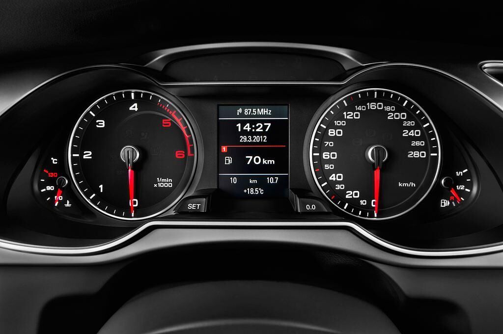 Audi A3 (Baujahr 2014) Attraction 4 Türen Tacho und Fahrerinstrumente
