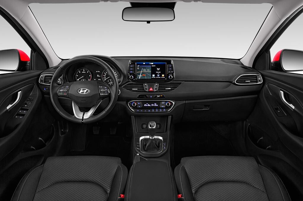 Hyundai i30 (Baujahr 2018) Trend 5 Türen Cockpit und Innenraum