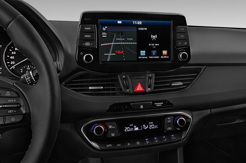 Hyundai i30 (Baujahr 2018) Trend 5 Türen Temperatur und Klimaanlage