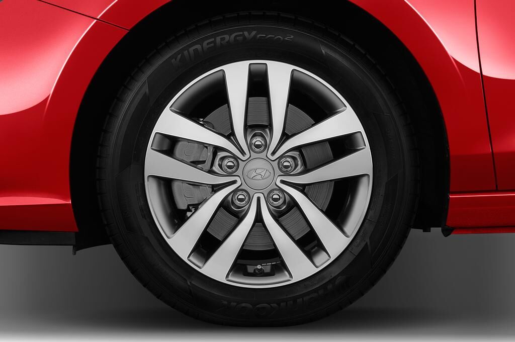 Hyundai i30 (Baujahr 2018) Trend 5 Türen Reifen und Felge