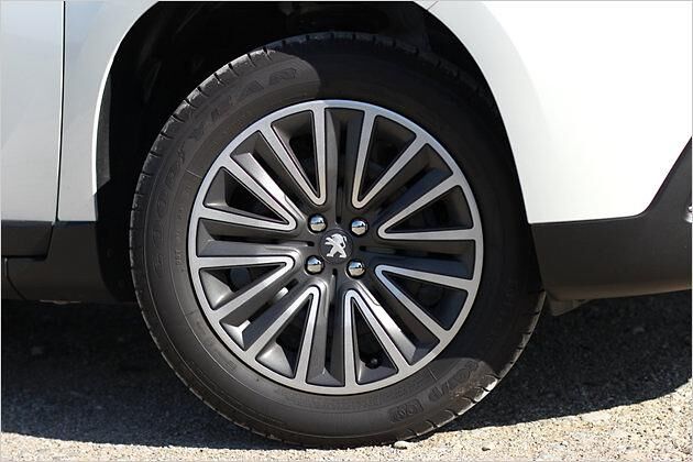 Der Active kommt ab Werk mit 16-Zoll-Stahlrädern und Zierblenden, Alus kosten Aufpreis