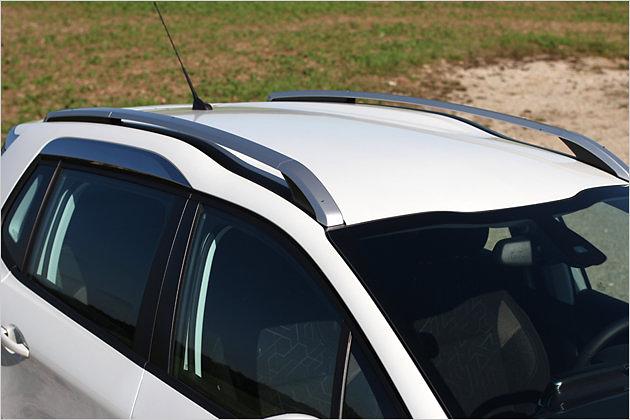 Serienmäßig ist eine Dachreling montiert