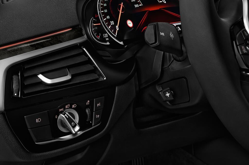 BMW 5 Series (Baujahr 2018) Sport 4 Türen Lüftung