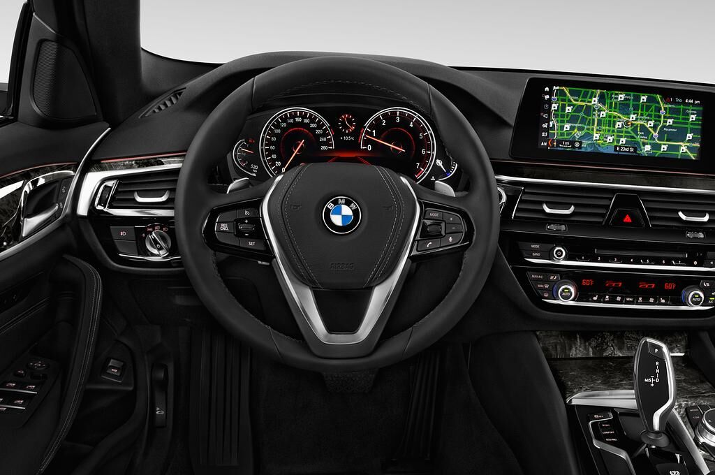BMW 5 Series (Baujahr 2018) Sport 4 Türen Lenkrad