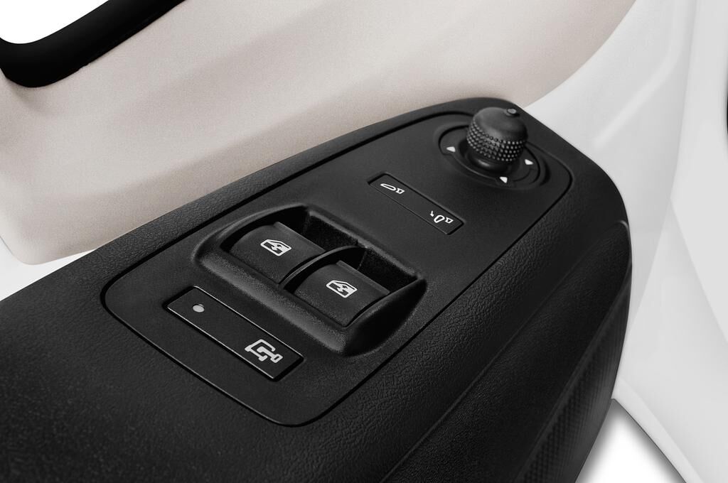 Citroen Jumper Combi (Baujahr 2018) Shine 4 Türen Bedienungselemente Tür