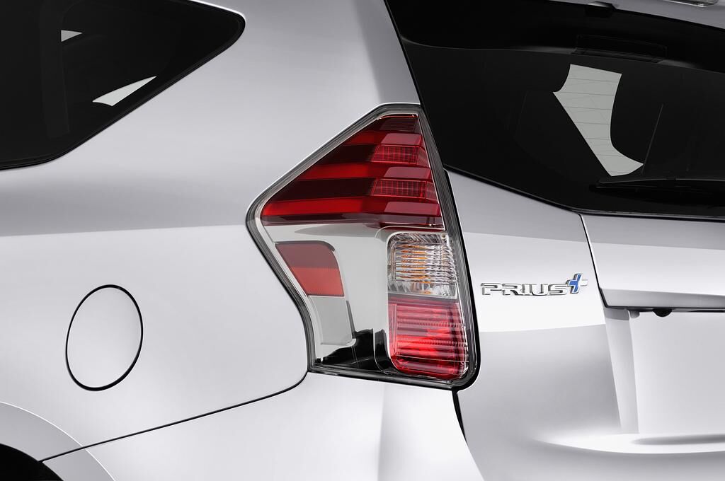 Toyota Grand Prius+ (Baujahr 2018) Executive 5 Türen Rücklicht