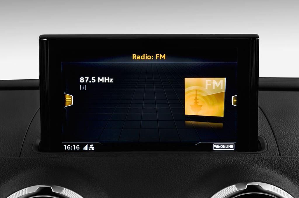 Audi A3 (Baujahr 2017) Design 2 Türen Radio und Infotainmentsystem