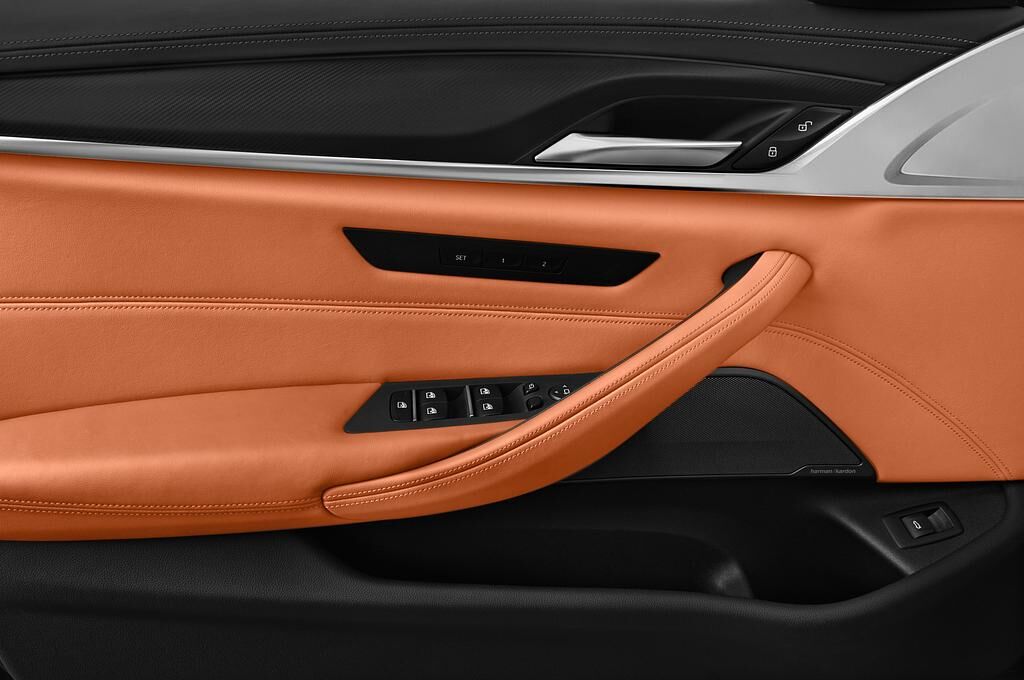 BMW M5 (Baujahr 2018) - 4 Türen Bedienungselemente Tür