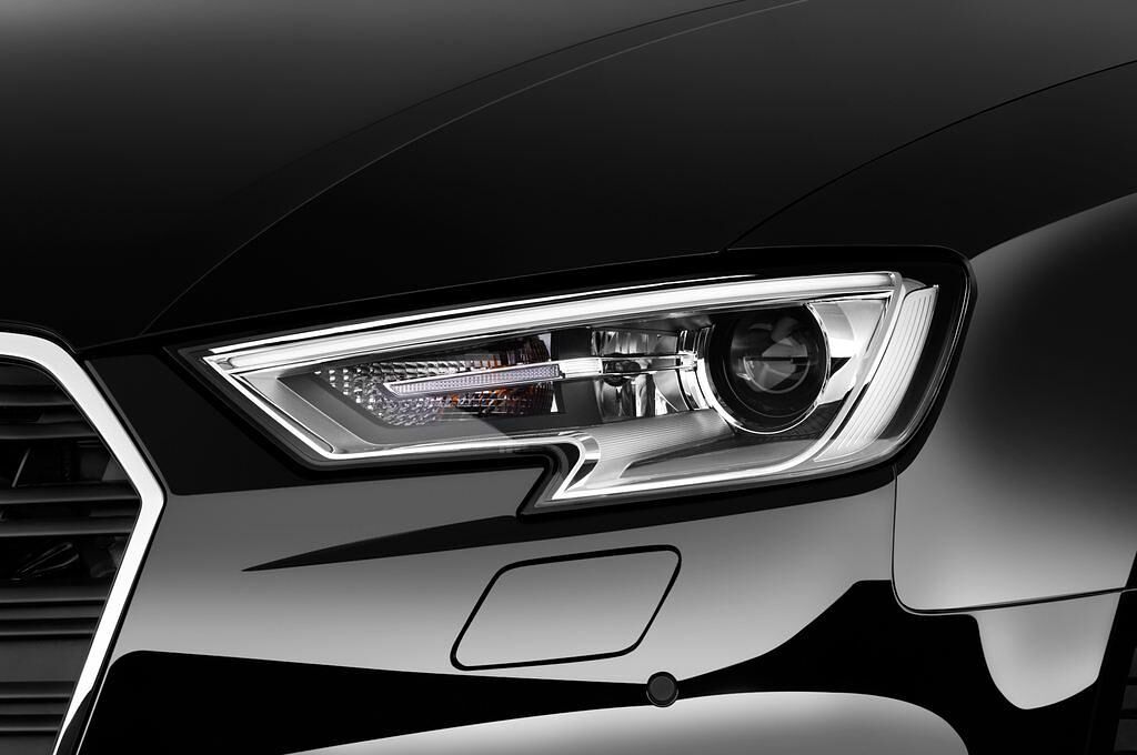Audi A3 (Baujahr 2017) Design 2 Türen Scheinwerfer