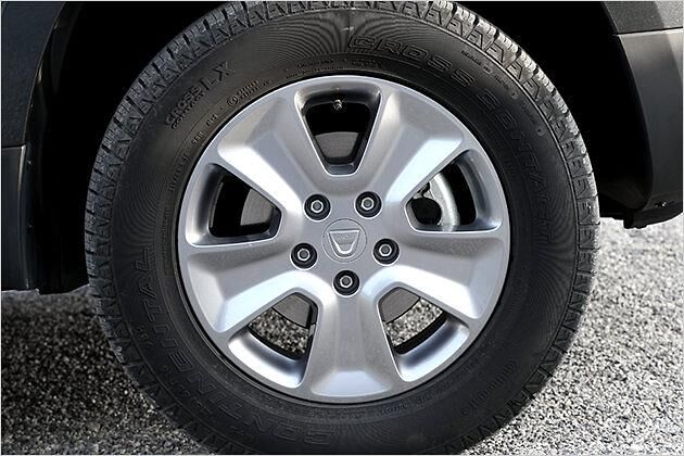 Erst bei der Topausstattung Prestige sind 16-Zoll-Leichtmetallfelgen serienmäßig dabei