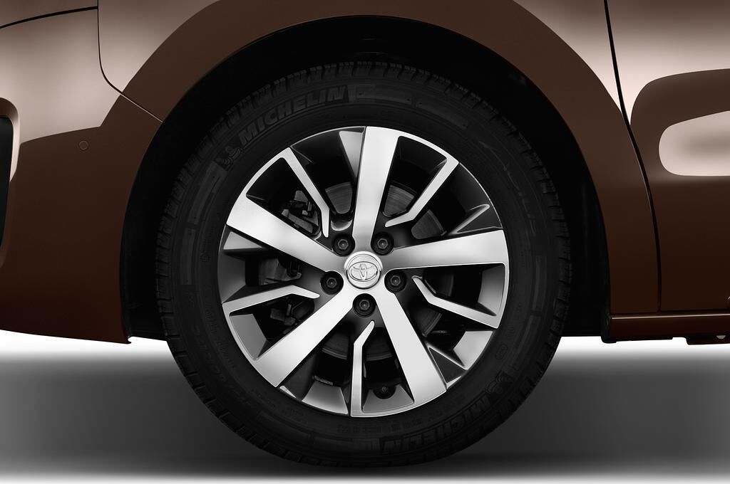 Toyota Proace Verso (Baujahr 2018) Executive 5 Türen Reifen und Felge