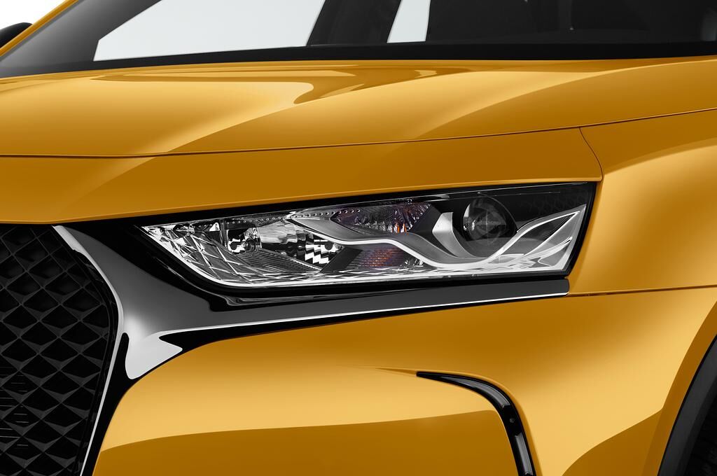 DS DS7 Crossback (Baujahr 2018) Be Chic 5 Türen Scheinwerfer