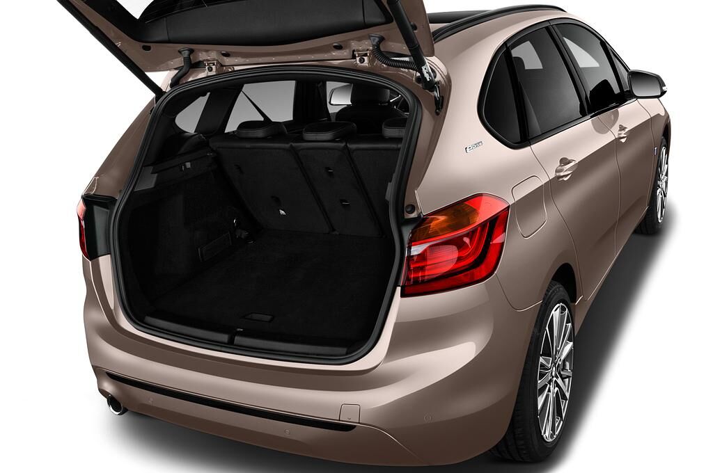 BMW 2 Series Active Tourer (Baujahr 2018) iperformance Sport Line 5 Türen Kofferraum