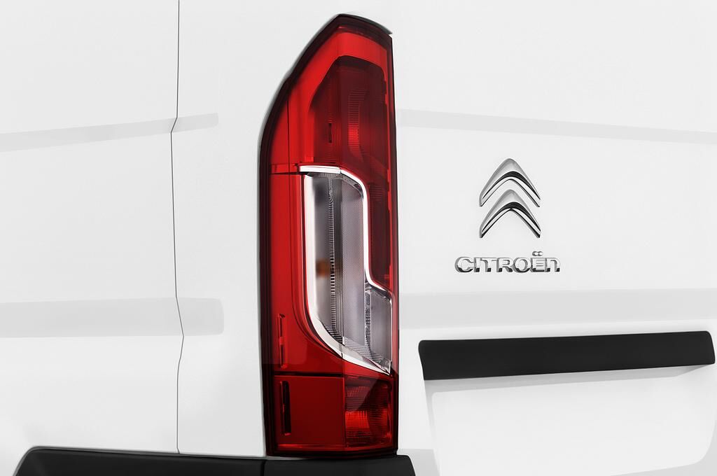 Citroen Jumper Combi (Baujahr 2018) Shine 4 Türen Rücklicht